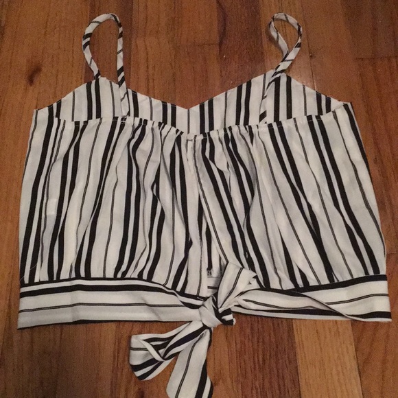Cute striped crop tank - Picture 2 of 8